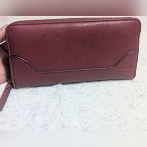 Frye & Co Burgundy Zip Around Wallet